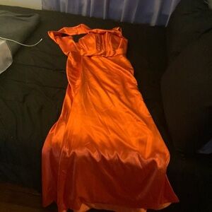 I’m selling a bridesmaid dress I wore it once and I have no use for it anymore